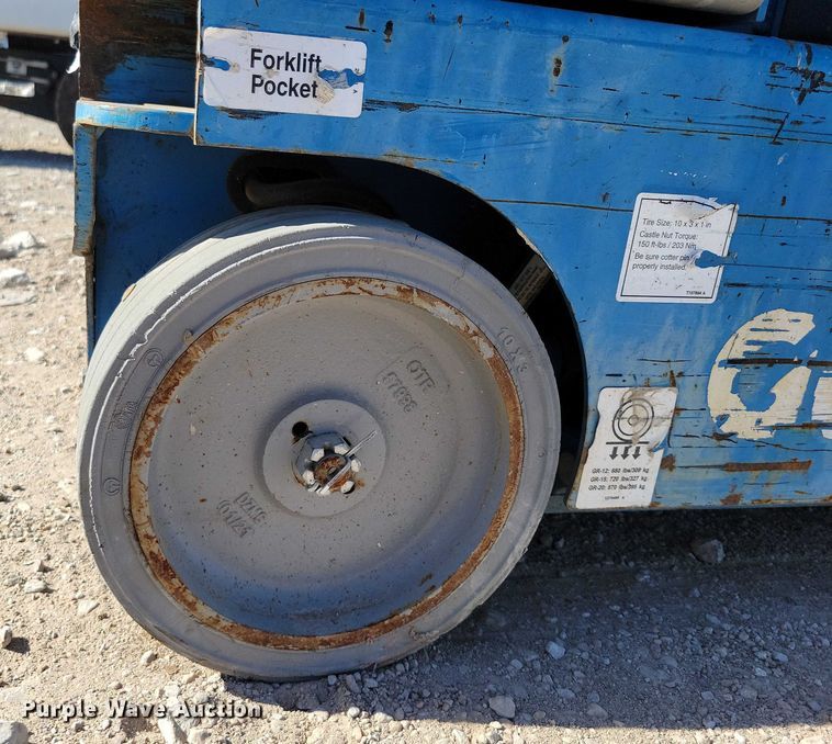 image for item YA1206 2015 Genie GR20 vertical lift