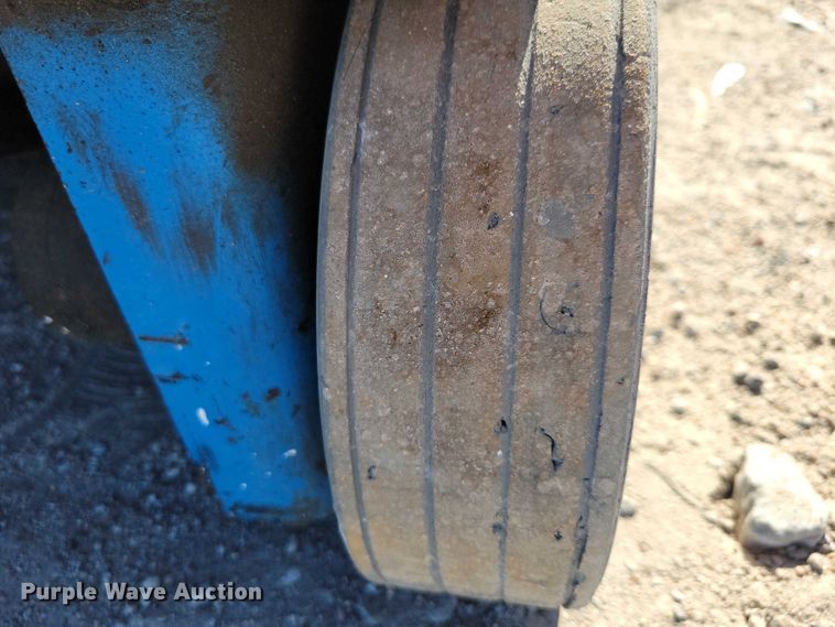 image for item YA1206 2015 Genie GR20 vertical lift