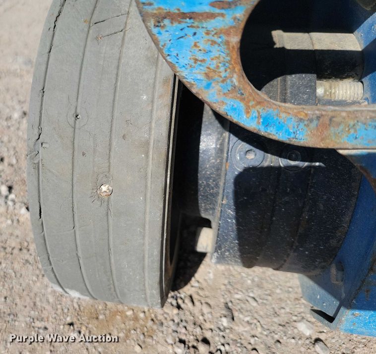 image for item YA1206 2015 Genie GR20 vertical lift