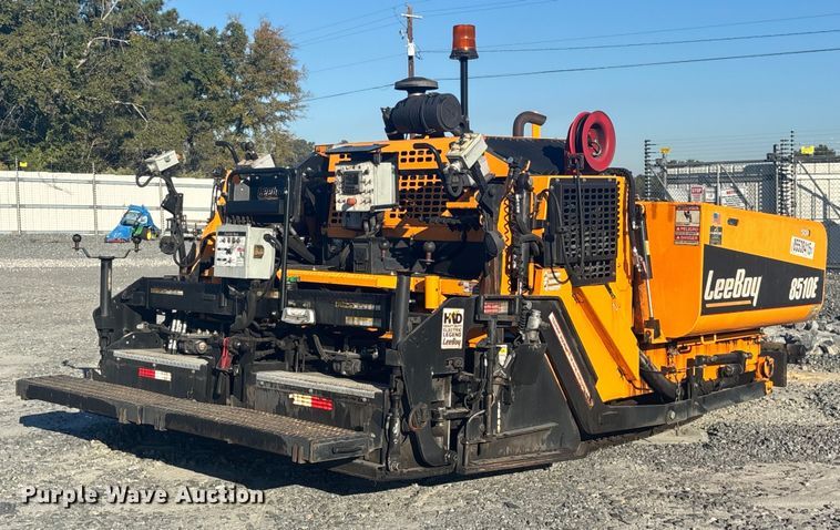 image for item YA1246 2023 LeeBoy 8510E paver