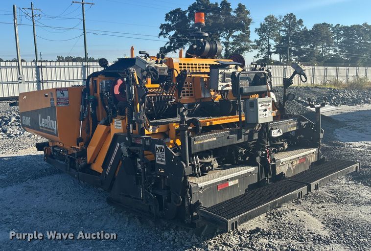 image for item YA1246 2023 LeeBoy 8510E paver
