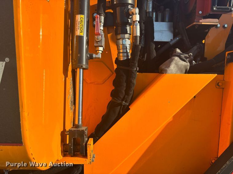 image for item YA1246 2023 LeeBoy 8510E paver