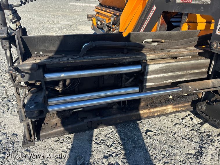 image for item YA1246 2023 LeeBoy 8510E paver