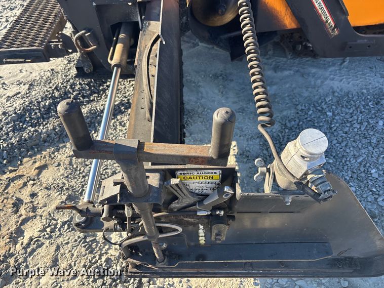 image for item YA1246 2023 LeeBoy 8510E paver