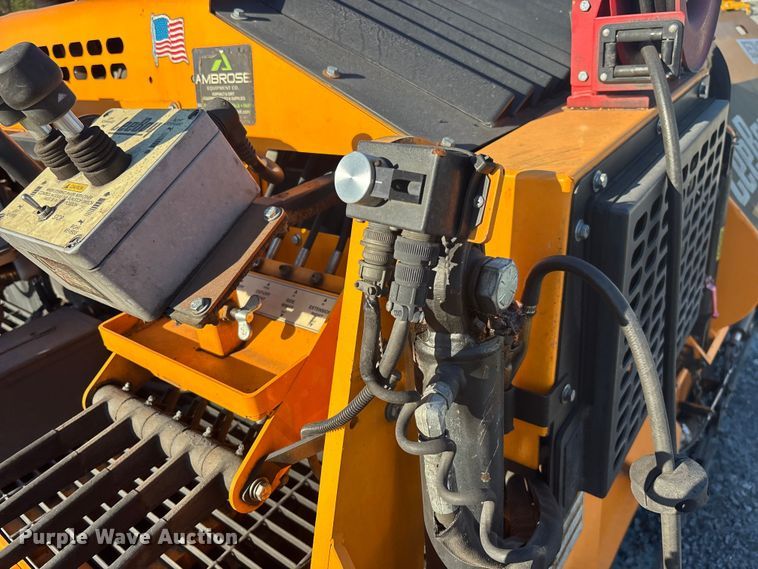 image for item YA1246 2023 LeeBoy 8510E paver