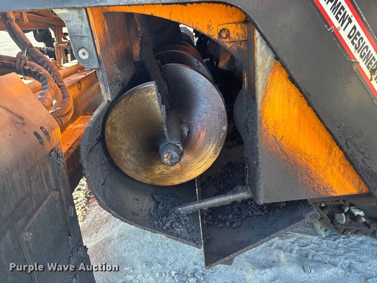 image for item YA1246 2023 LeeBoy 8510E paver