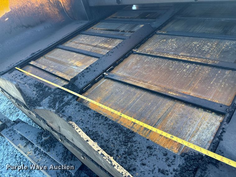 image for item YA1246 2023 LeeBoy 8510E paver