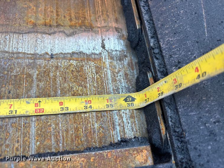 image for item YA1246 2023 LeeBoy 8510E paver