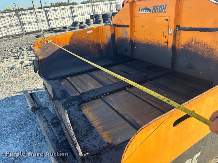 image for item YA1246 2023 LeeBoy 8510E paver