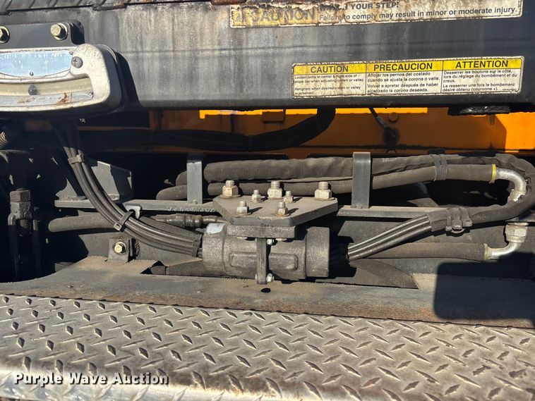 image for item YA1246 2023 LeeBoy 8510E paver