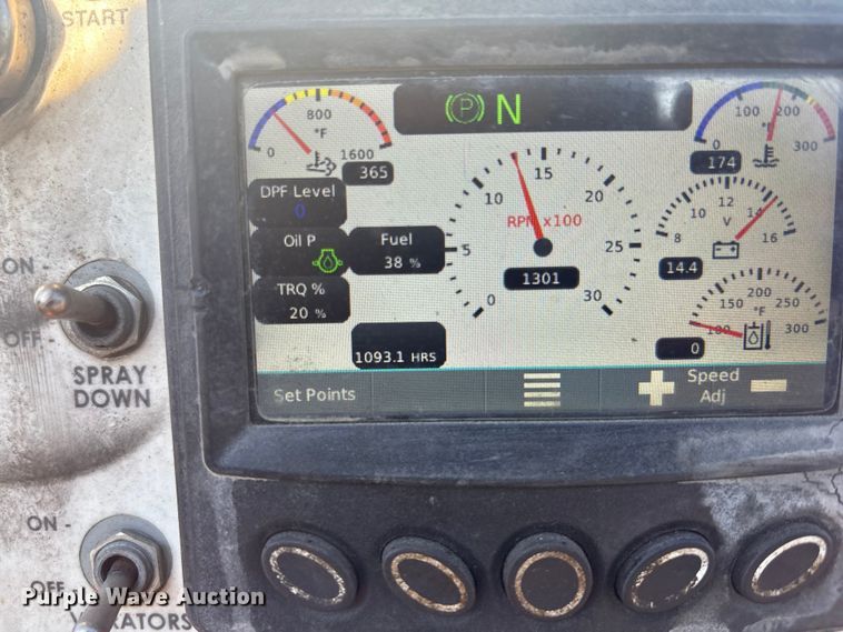 image for item YA1246 2023 LeeBoy 8510E paver