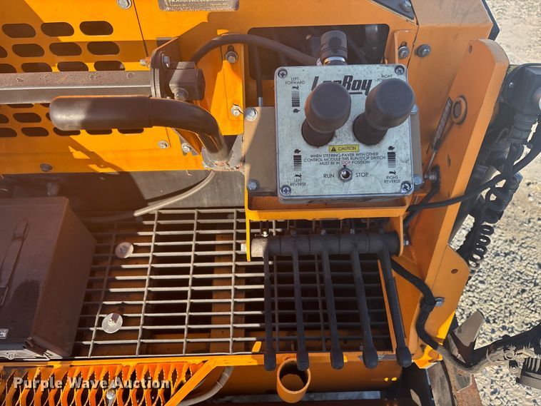 image for item YA1246 2023 LeeBoy 8510E paver