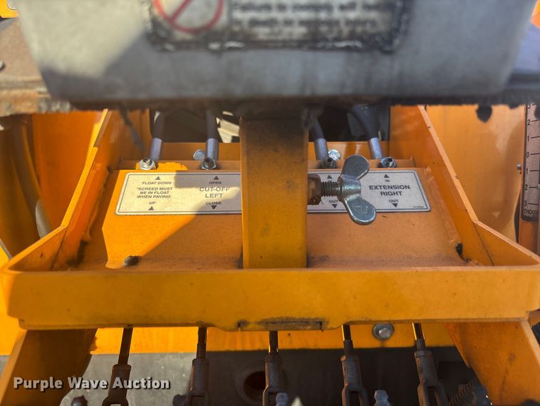 image for item YA1246 2023 LeeBoy 8510E paver