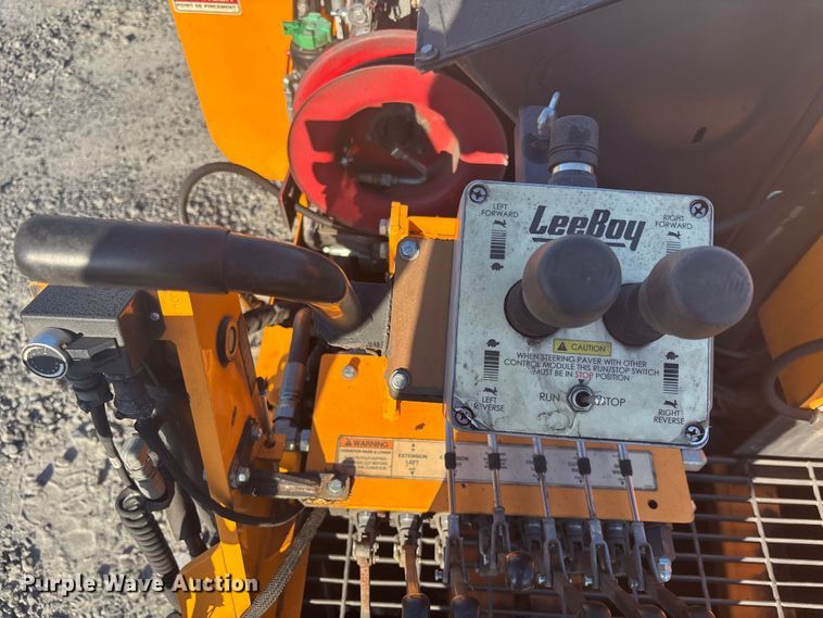 image for item YA1246 2023 LeeBoy 8510E paver