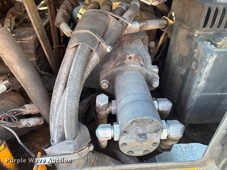 image for item YA1246 2023 LeeBoy 8510E paver