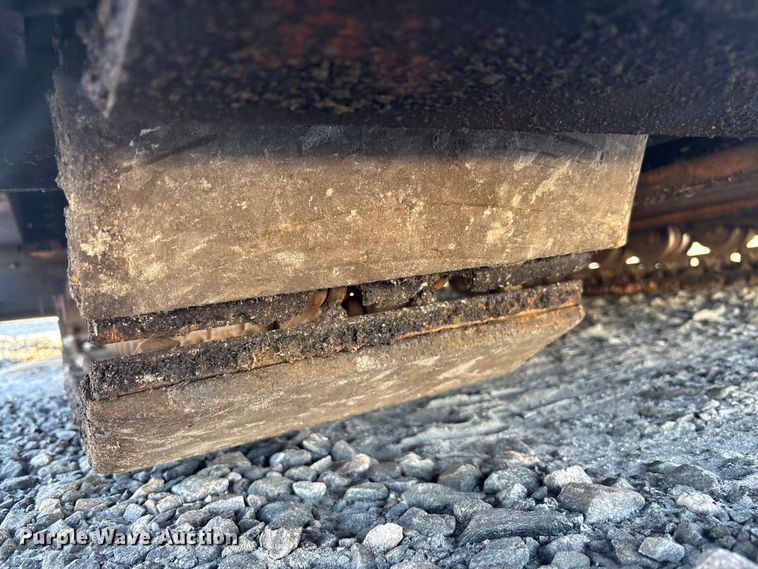 image for item YA1246 2023 LeeBoy 8510E paver