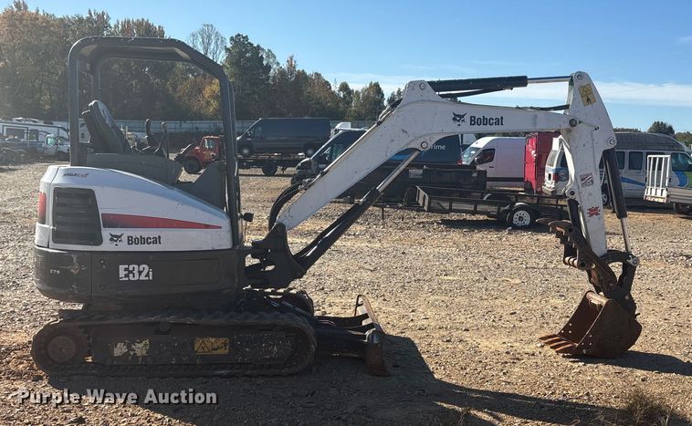 EXCAVADORA 2017 BOBCAT E32I