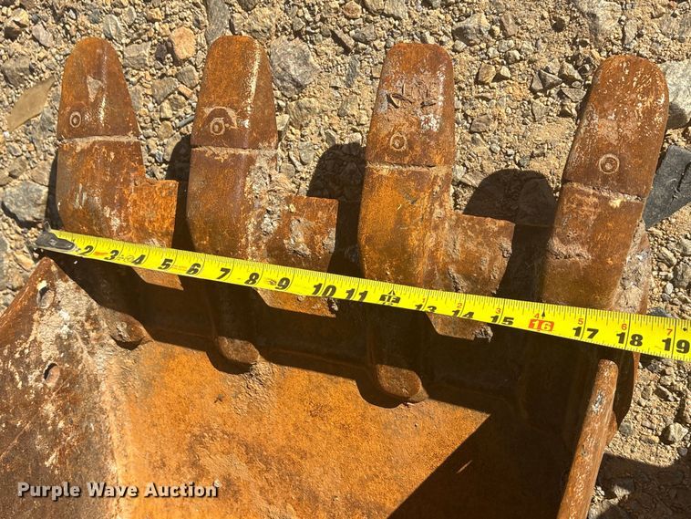 image for item YA1248 2017 Bobcat E32I mini excavator