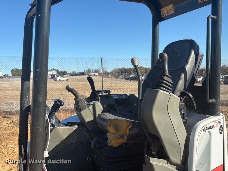 image for item YA1248 2017 Bobcat E32I mini excavator