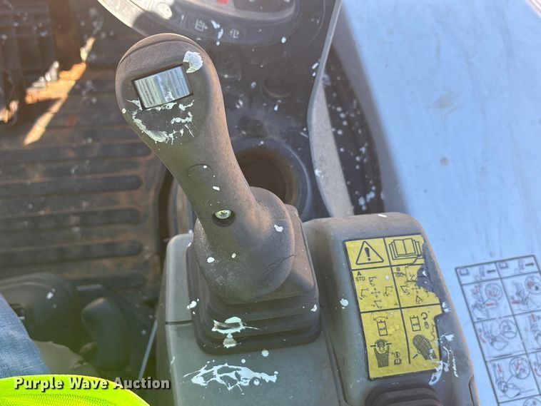 image for item YA1248 2017 Bobcat E32I mini excavator