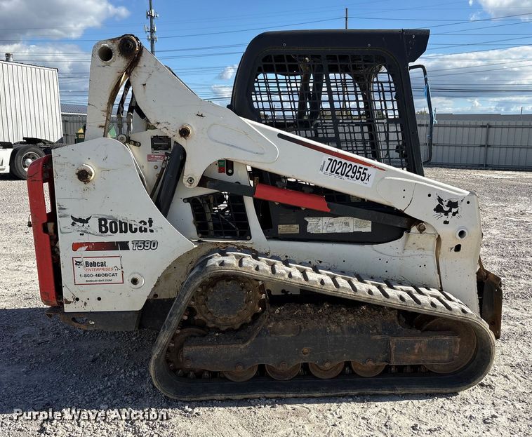 MINI CARGADOR SOBRE ORUGAS 2016 BOBCAT T590