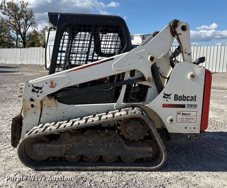 image for item YA1268 2016 Bobcat T590 tracked skid steer loader
