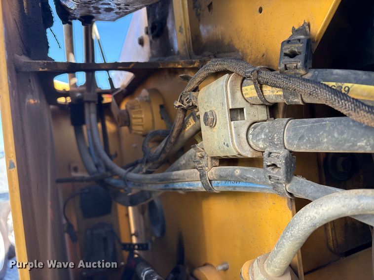 image for item YA1290 2019 Caterpillar 279D tracked skid steer loader