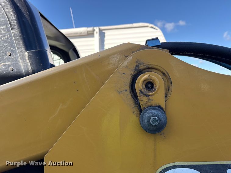 image for item YA1290 2019 Caterpillar 279D tracked skid steer loader