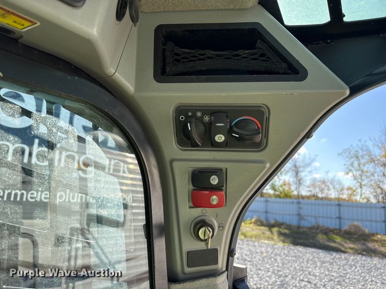 image for item YA1290 2019 Caterpillar 279D tracked skid steer loader