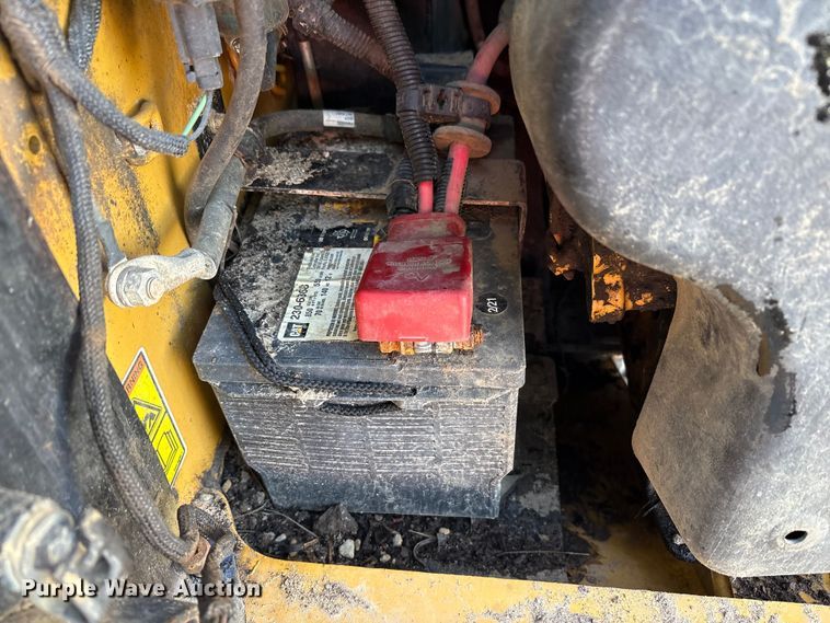 image for item YA1290 2019 Caterpillar 279D tracked skid steer loader