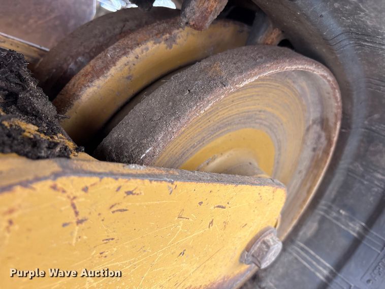 image for item YA1290 2019 Caterpillar 279D tracked skid steer loader