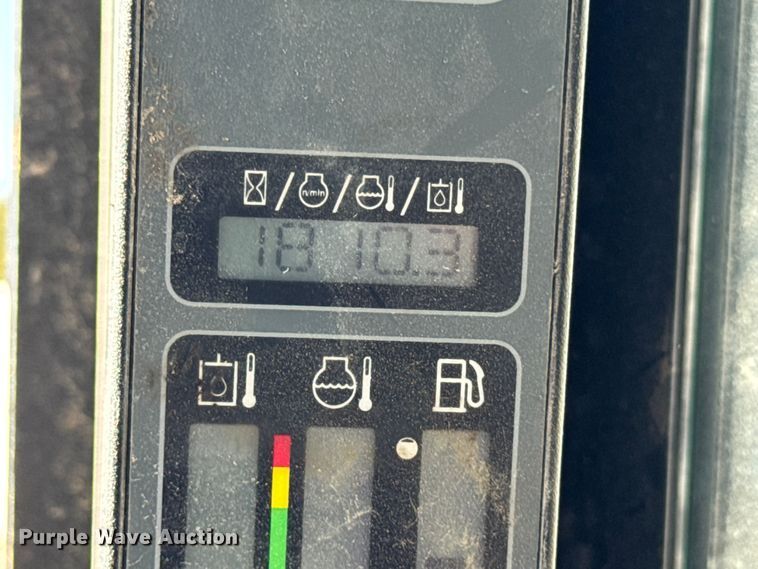 image for item YA1291 2015 Case SV280 skid steer loader