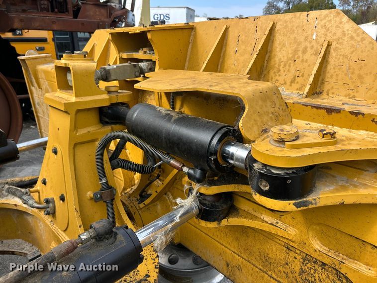 image for item YA1349 2021 Caterpillar D5 LGP dozer