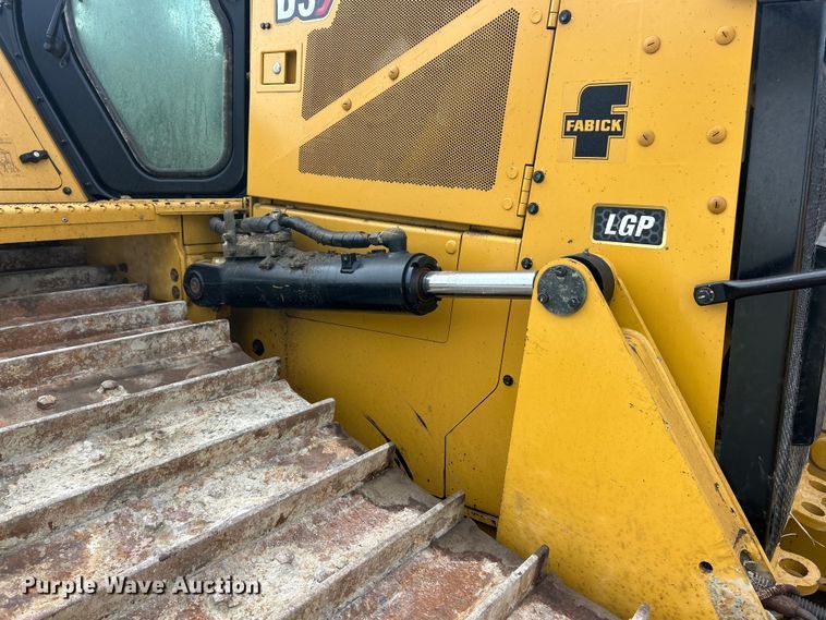 image for item YA1349 2021 Caterpillar D5 LGP dozer