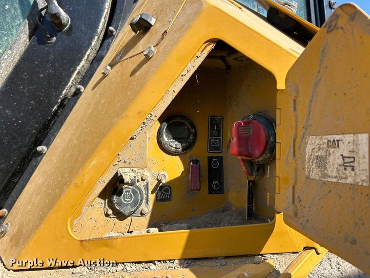 image for item YA1349 2021 Caterpillar D5 LGP dozer