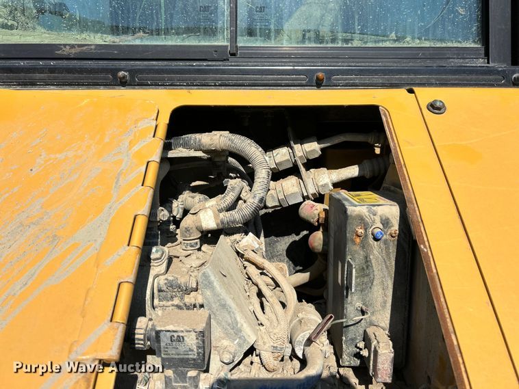 image for item YA1349 2021 Caterpillar D5 LGP dozer