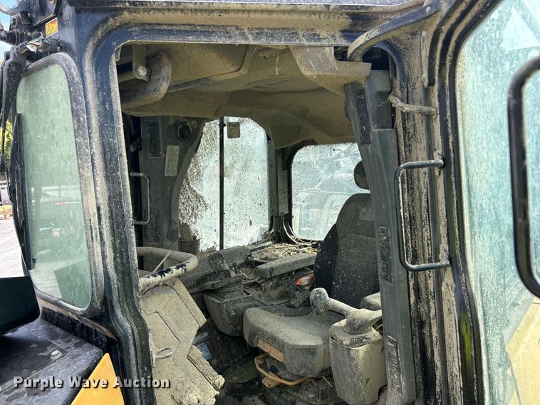 image for item YA1349 2021 Caterpillar D5 LGP dozer