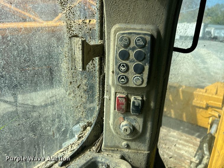 image for item YA1349 2021 Caterpillar D5 LGP dozer