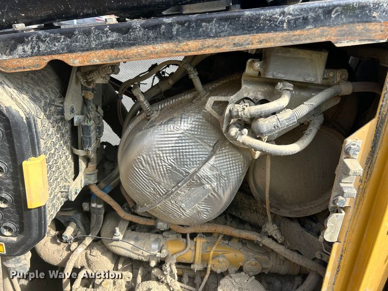 image for item YA1349 2021 Caterpillar D5 LGP dozer
