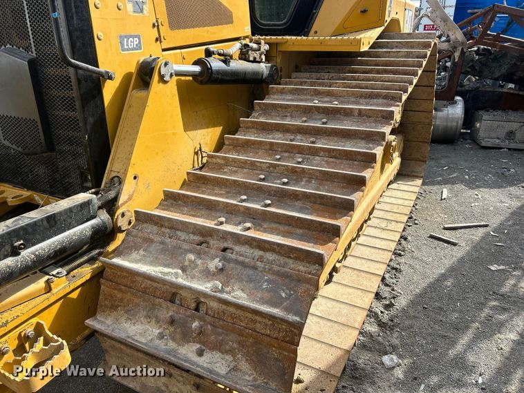 image for item YA1349 2021 Caterpillar D5 LGP dozer