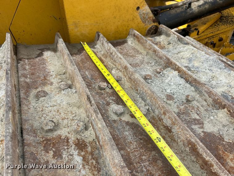 image for item YA1349 2021 Caterpillar D5 LGP dozer