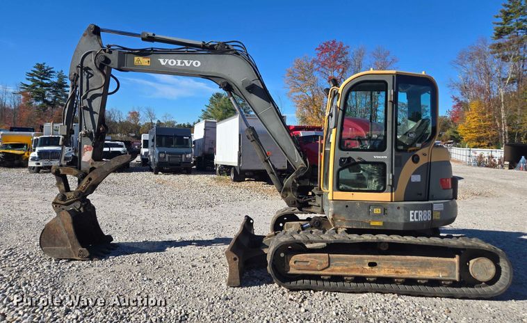 image for item YA1366 2008 Volvo ECR88 mini excavator