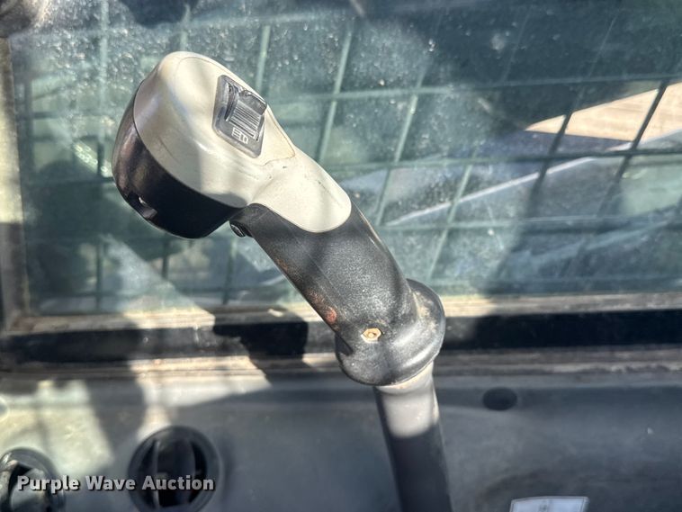 image for item YA1377 2012 New Holland L230 skid steer loader