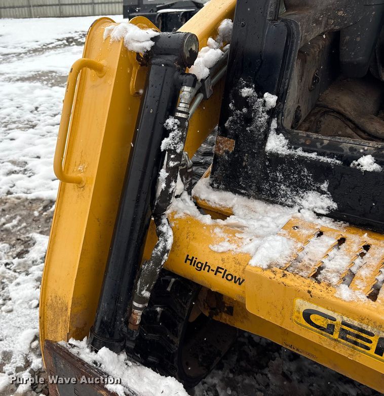 image for item YA1459 2019 Gehl RT215 tracked skid steer loader