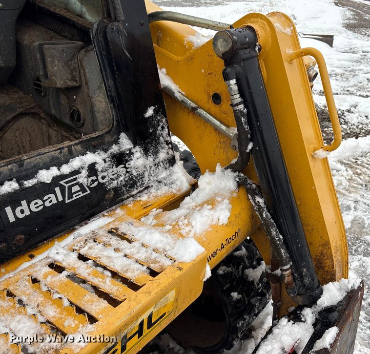 image for item YA1459 2019 Gehl RT215 tracked skid steer loader