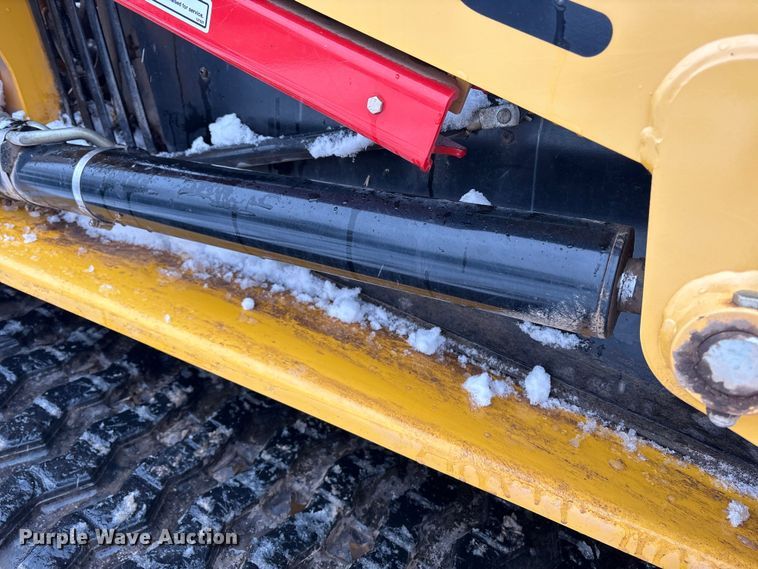 image for item YA1459 2019 Gehl RT215 tracked skid steer loader