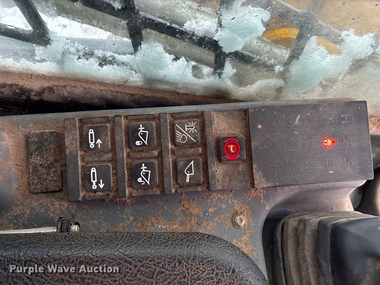 image for item YA1459 2019 Gehl RT215 tracked skid steer loader