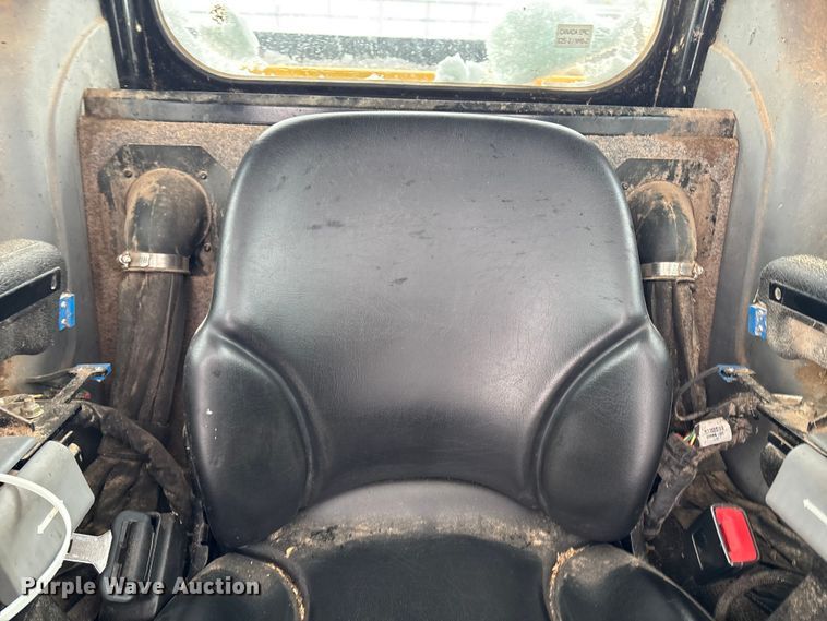 image for item YA1459 2019 Gehl RT215 tracked skid steer loader