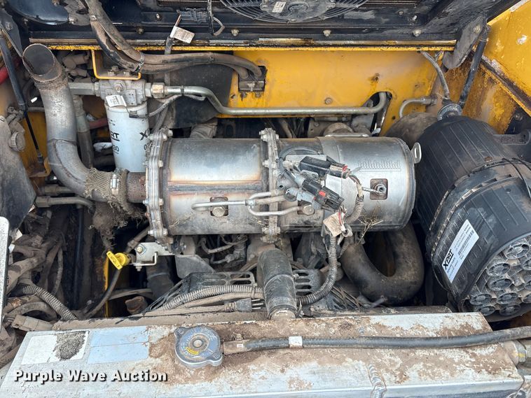 image for item YA1459 2019 Gehl RT215 tracked skid steer loader