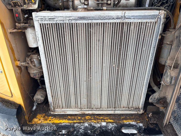 image for item YA1459 2019 Gehl RT215 tracked skid steer loader